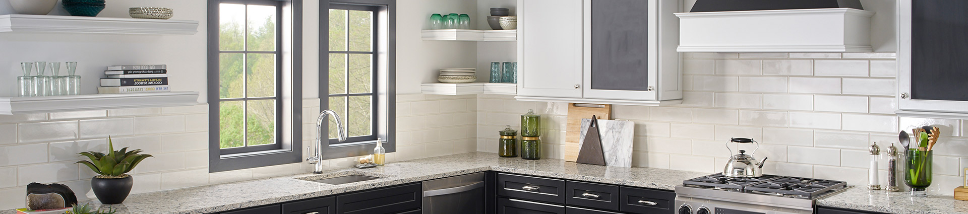 White subway tile backsplash in modern kitchen